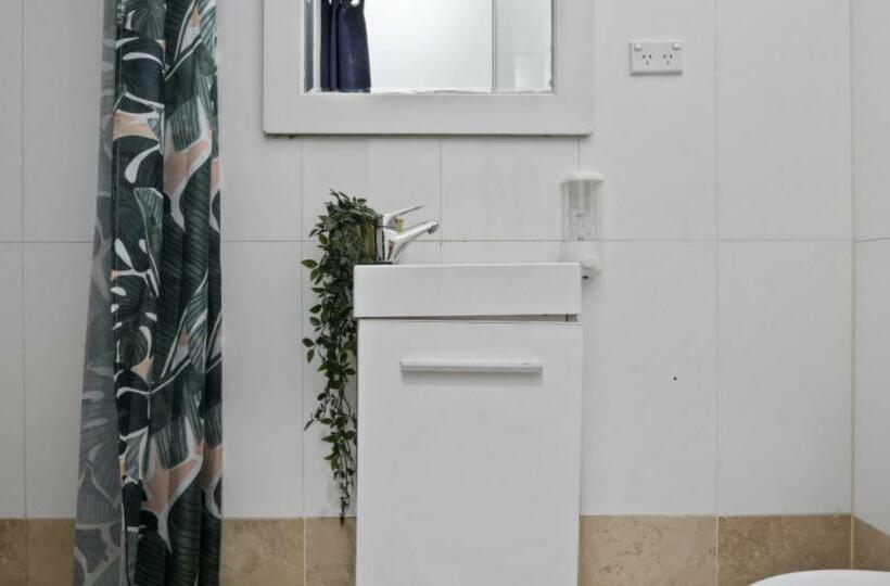 فندق Discover Potts Point Budget Accommodation