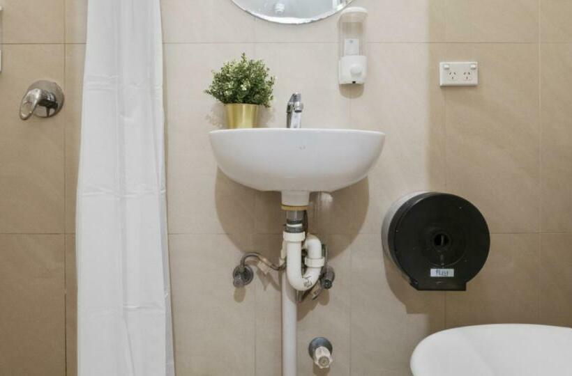 فندق Discover Potts Point Budget Accommodation