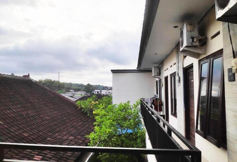 Отель Spot On 90962 Sedana House