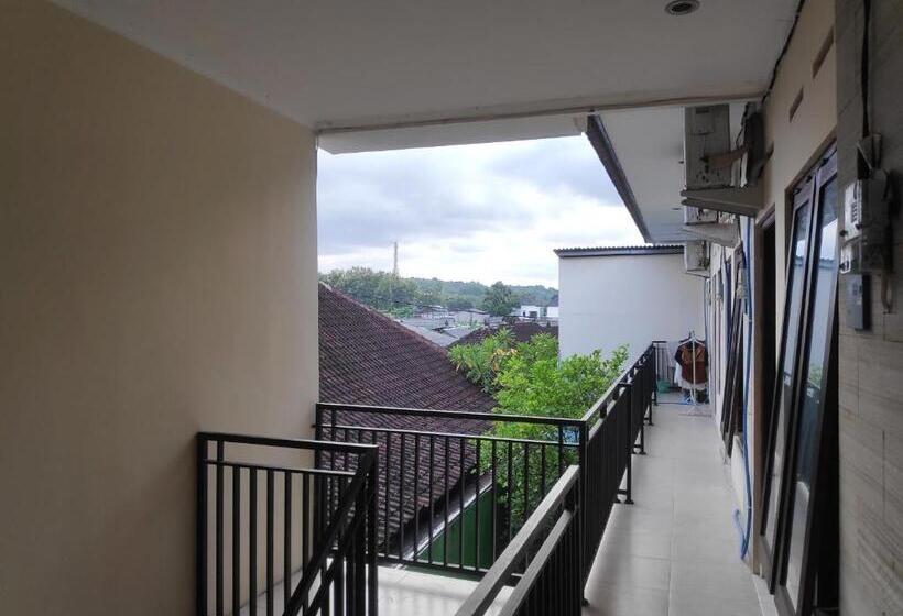 Отель Spot On 90962 Sedana House