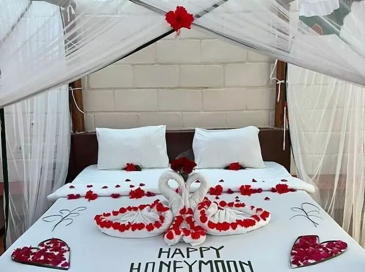 Hotelli Tropicana Garden