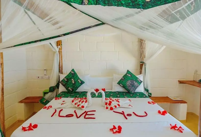 Hotelli Tropicana Garden