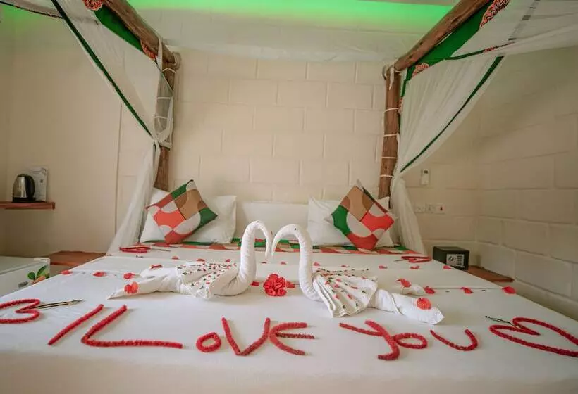 Hotelli Tropicana Garden