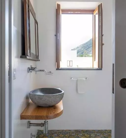 ペンション Iancura   B&b Di Design A Salina