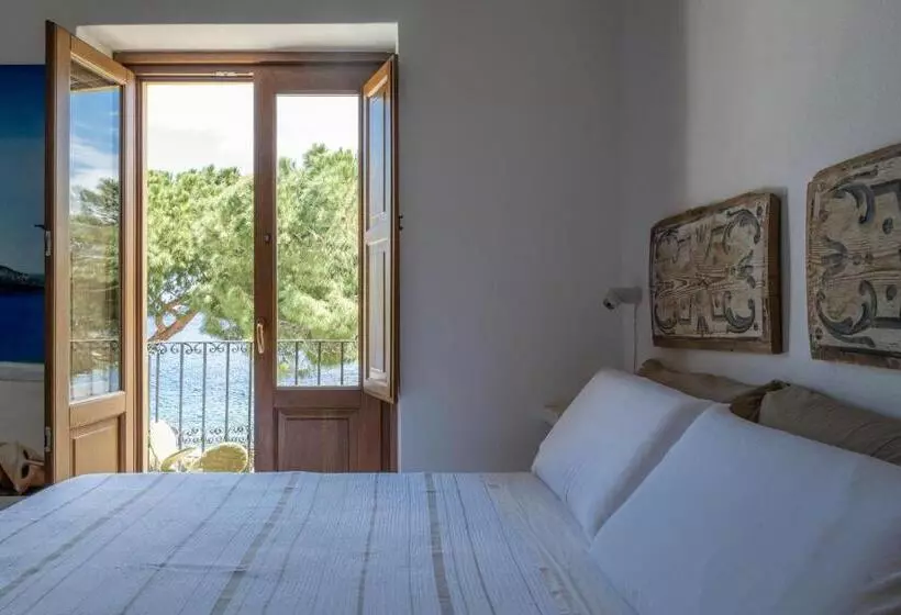 ペンション Iancura   B&b Di Design A Salina