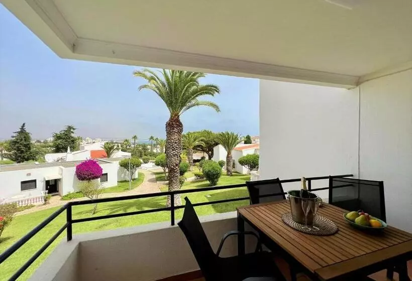 Armação De Pêra Brightness 2 With Pool By Homing