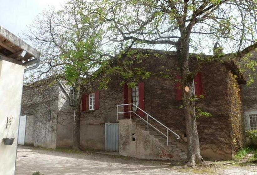 Au Centre Du Village