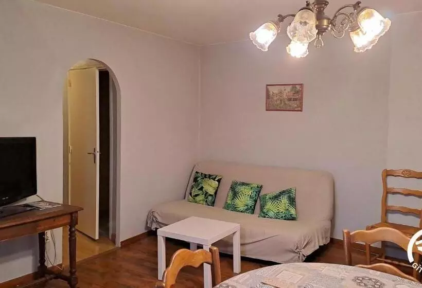 Au Centre Du Village