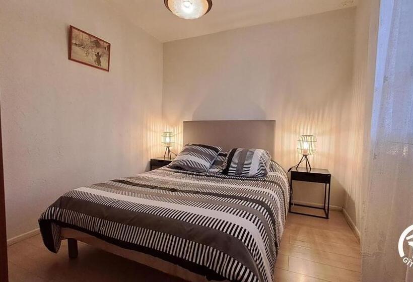 Au Centre Du Village