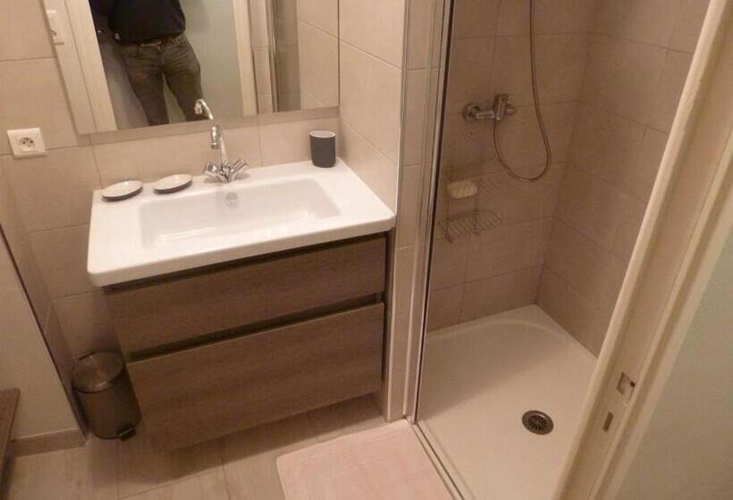 Au Centre Du Village