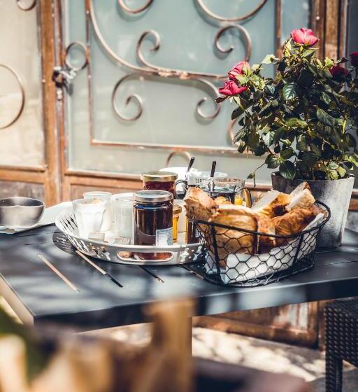 住宿加早餐 Chambre D Hôte Avec Spa Privatif Domaine Les Nuits Envôutées Gard