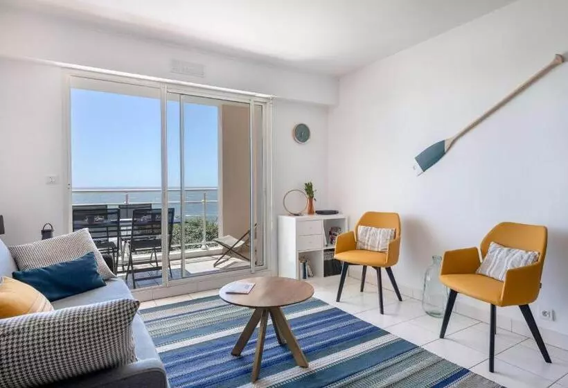 Vue Imprenable Sur L Ocean De Cet Appartement Pour 6