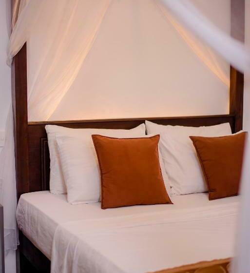 مبيت وإفطار Blooming Polhena