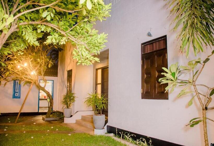 مبيت وإفطار Blooming Polhena