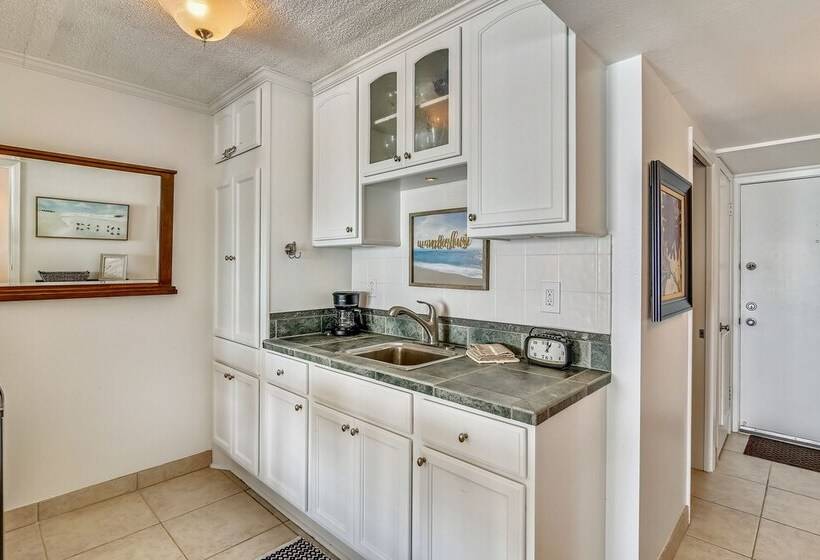 By The Sea Resort 808 Seaside Retreat