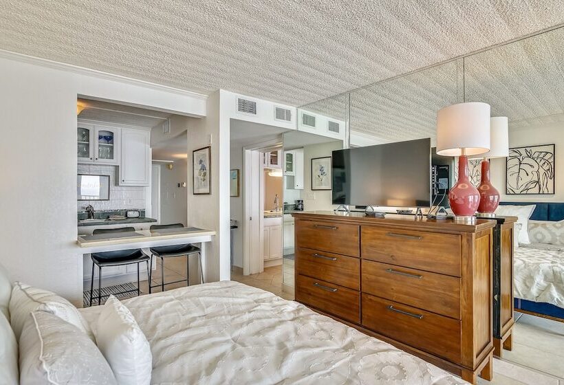 By The Sea Resort 808 Seaside Retreat