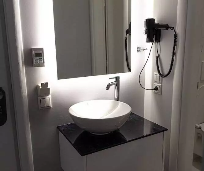 هتل Angel Saranda Palace