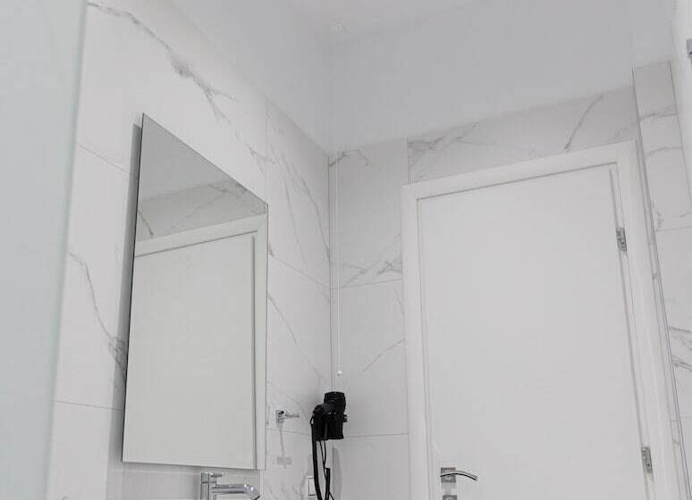 هتل Angel Saranda Palace