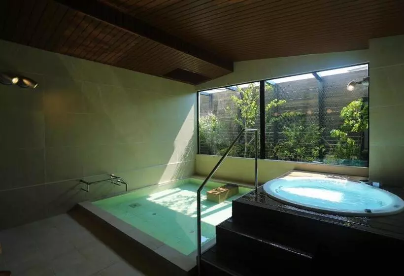 旅館 湯村温泉郷 御宿コトブキ