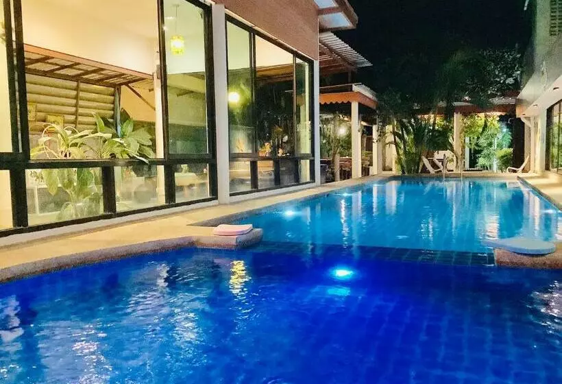 Hotelli โรงแรมฟร้อนบีช Frontbeach