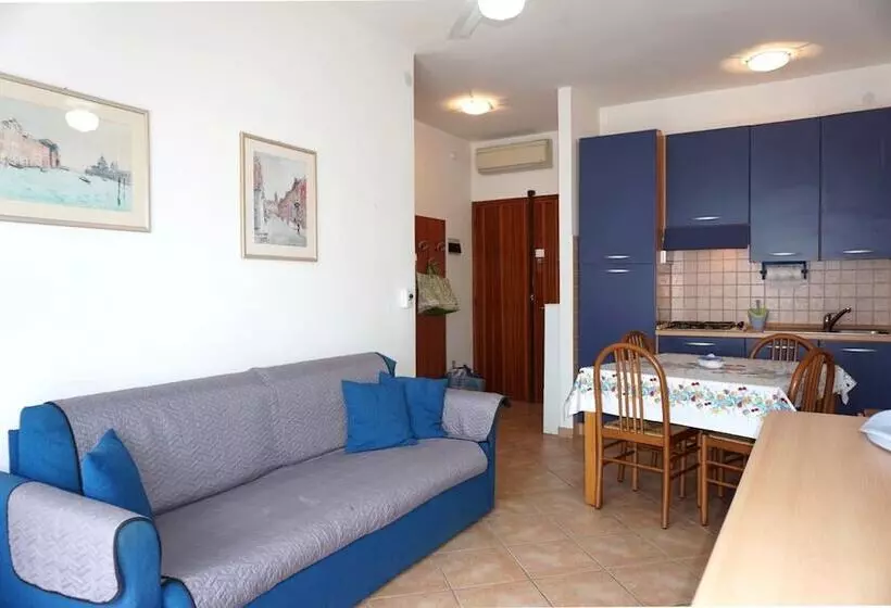 Enjoy Your Holiday In Our Pool   Beahost