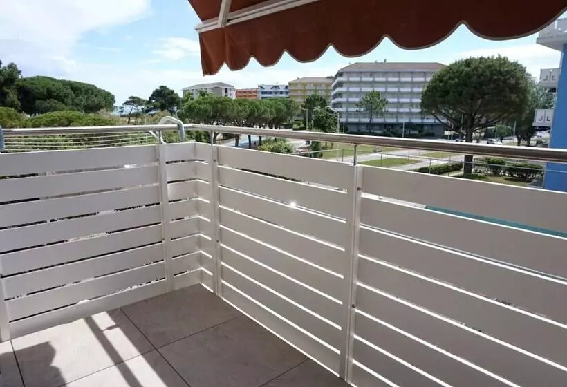 Enjoy Your Holiday In Our Pool   Beahost