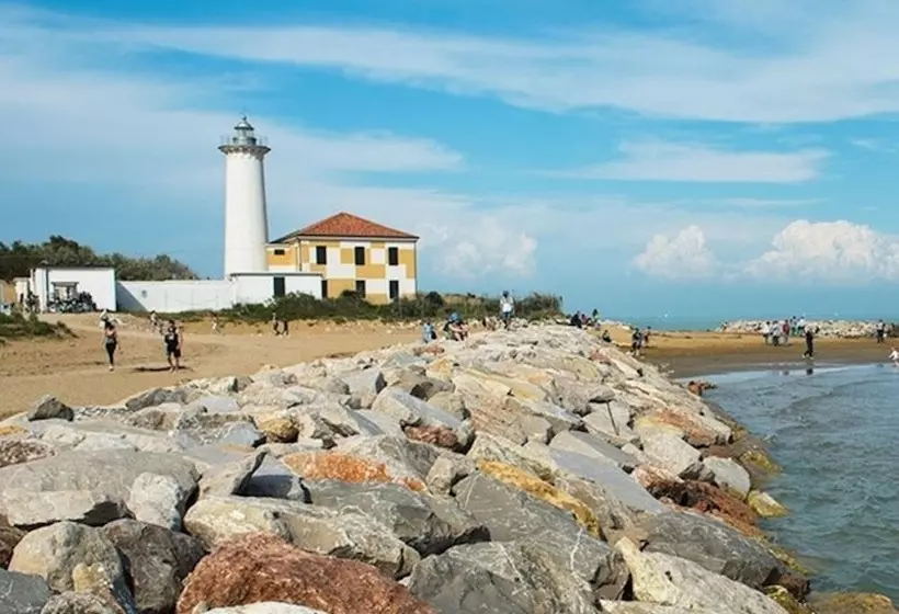 Enjoy Your Holiday In Our Pool   Beahost