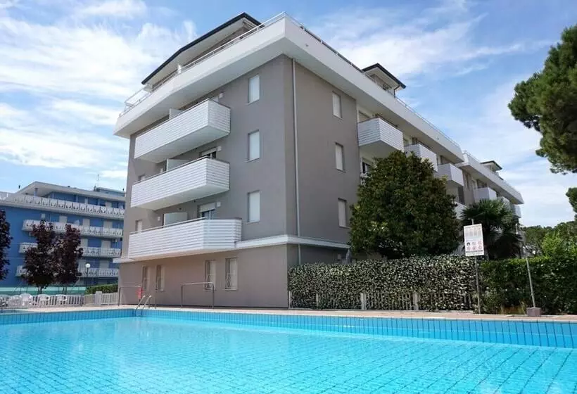 Enjoy Your Holiday In Our Pool   Beahost