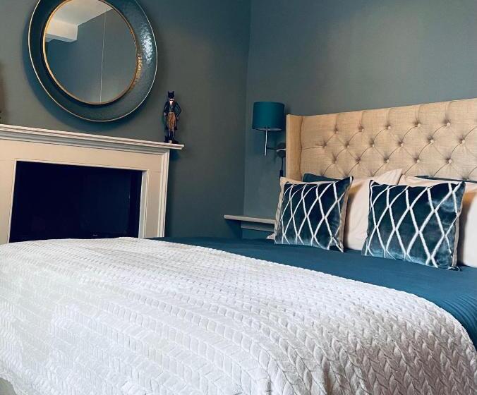 مبيت وإفطار Old Daltongate House