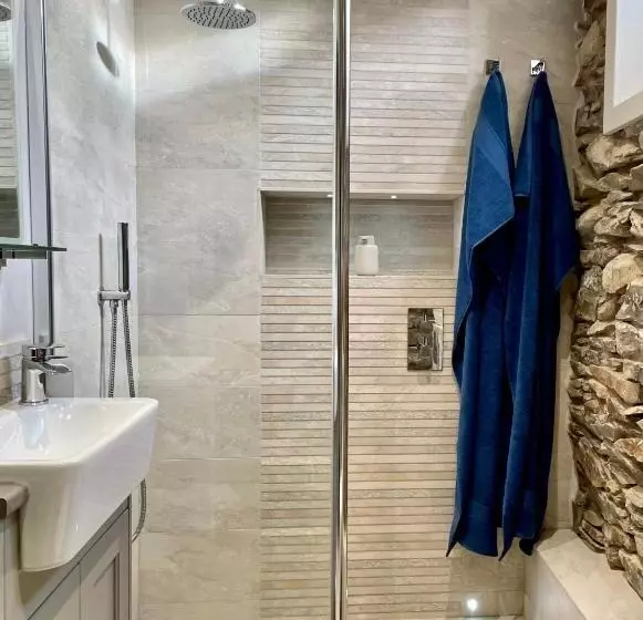 Aamiaismajoitus (B&B) Old Daltongate House