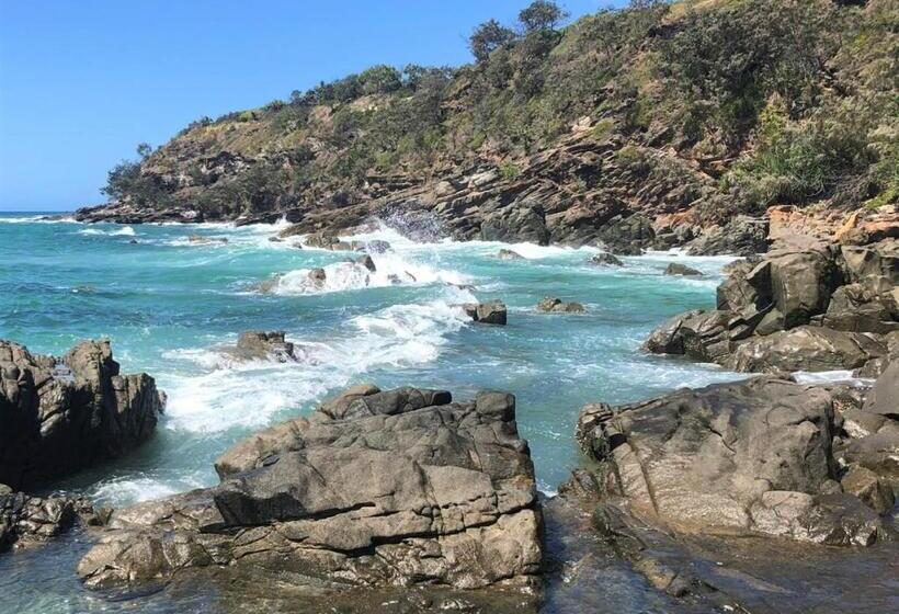 Homely 2 Br Apt At Coolum Beach W Pool