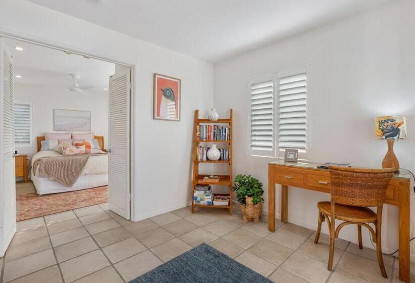 Homely 2 Br Apt At Coolum Beach W Pool