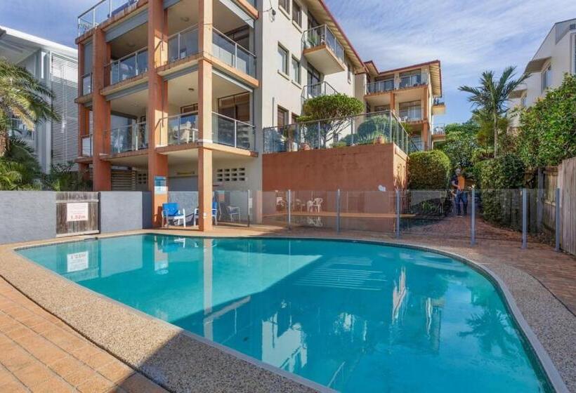 Homely 2 Br Apt At Coolum Beach W Pool