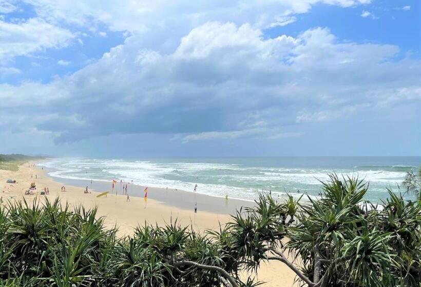 Homely 2 Br Apt At Coolum Beach W Pool
