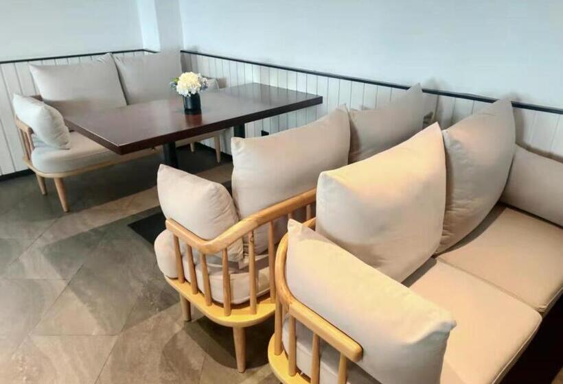 银座精宿酒店(济南莱芜旅发印象城凤城西大街店)