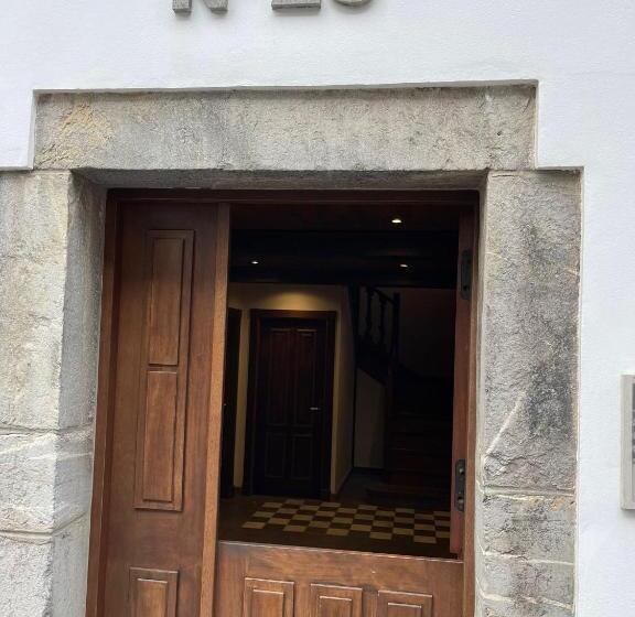 Apartamento Del S Xvi En El Casco Histórico De Luanco