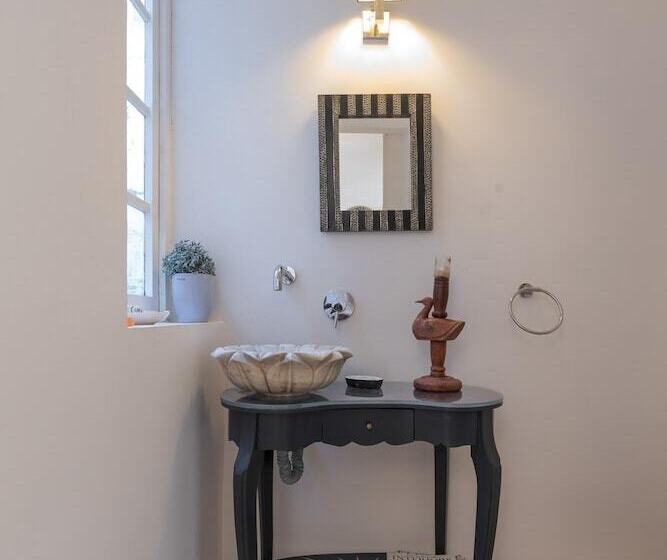 Stunning Holiday Home With Gorgeous Harbour Views