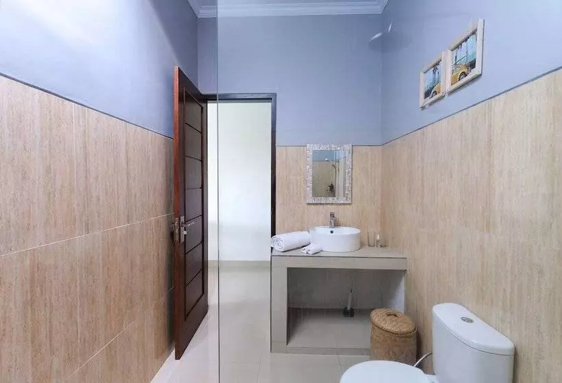 Fer Vio House Tumbak Bayuh