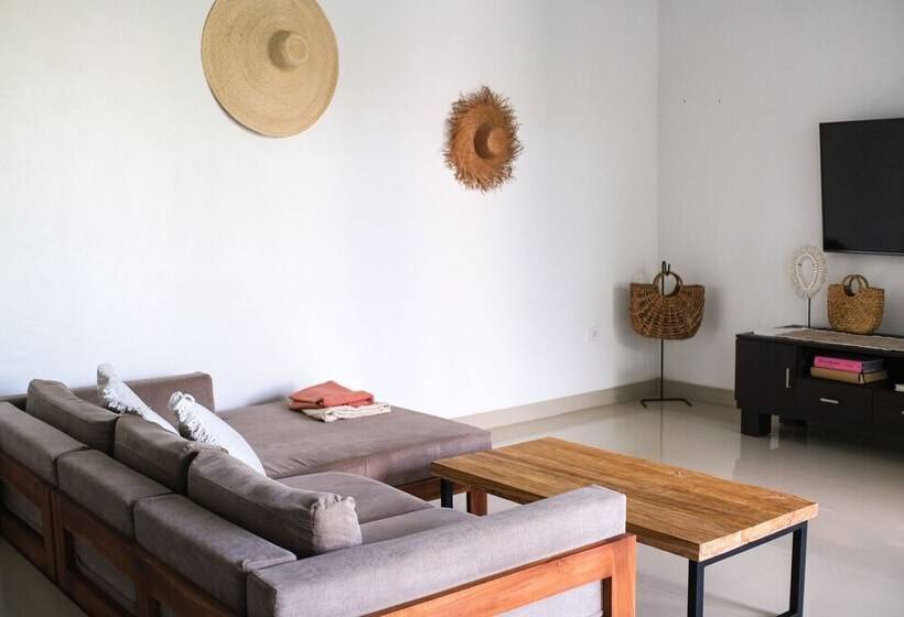 Fer Vio House Tumbak Bayuh