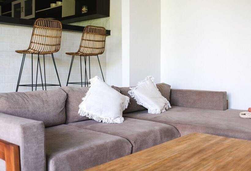 Fer Vio House Tumbak Bayuh