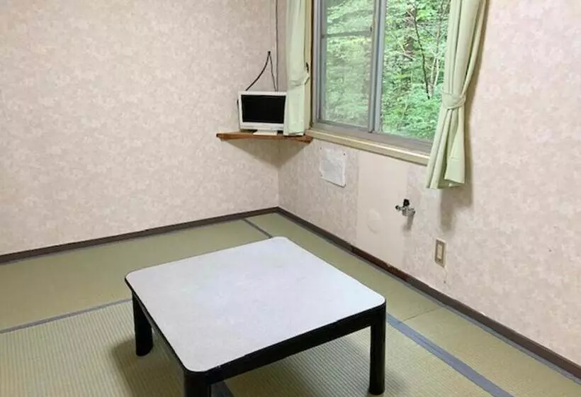 Aamiaismajoitus (B&B) 五岳庵