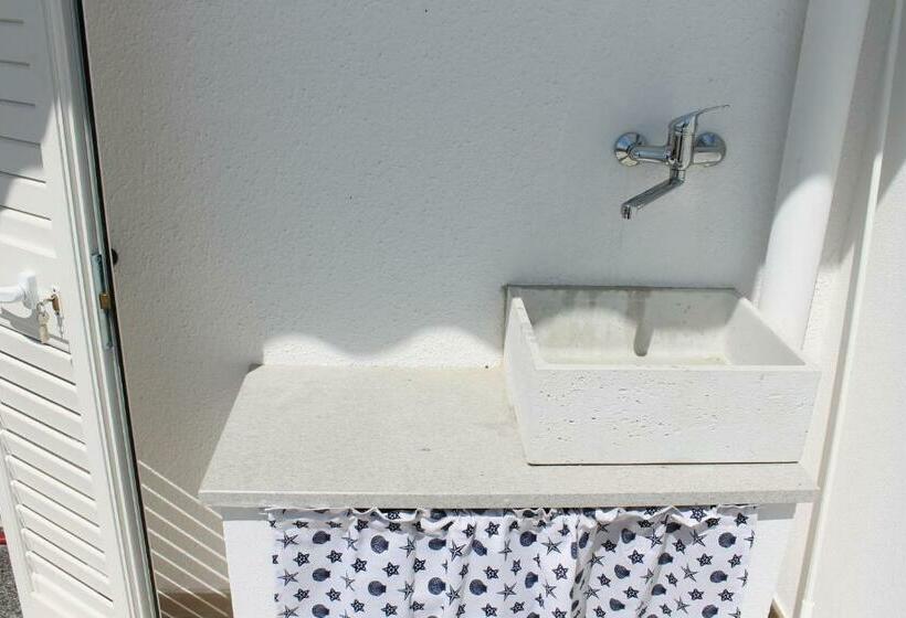 Casa Fronte Mare A Torre Vado 2