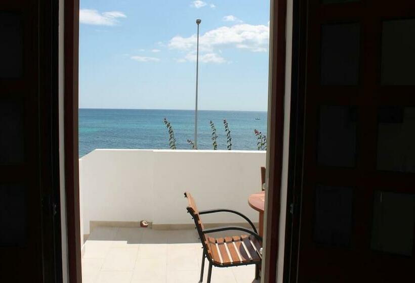 Casa Fronte Mare A Torre Vado 2