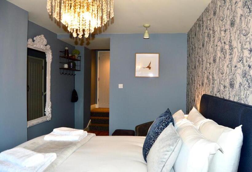 The Nest Hotel & Restaurant