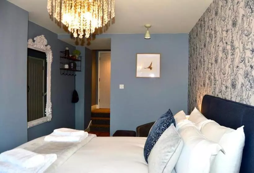 The Nest Hotel & Restaurant