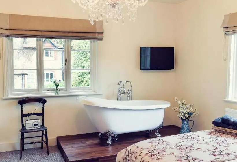 The Nest Hotel & Restaurant