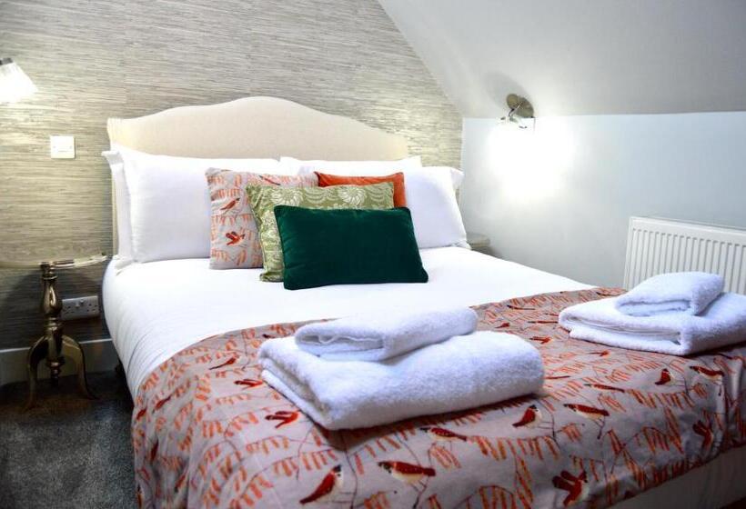 The Nest Hotel & Restaurant