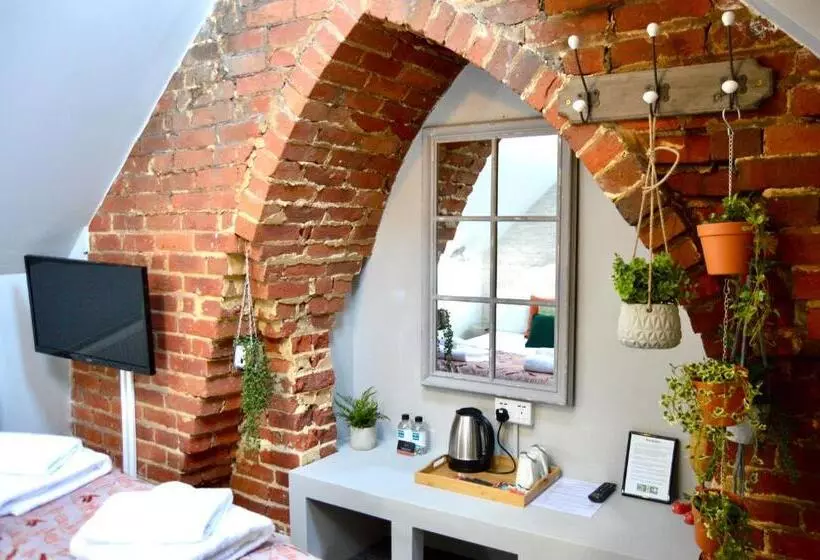 The Nest Hotel & Restaurant