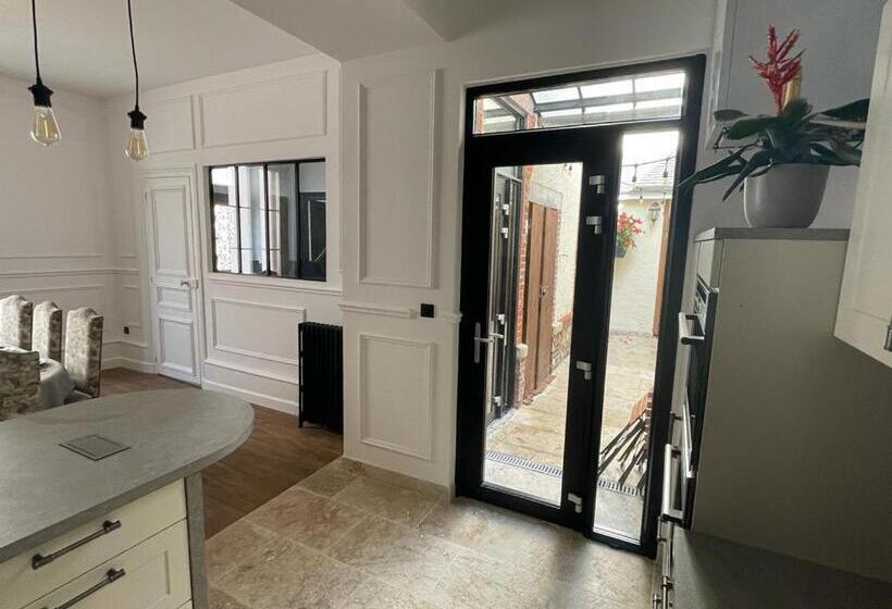 Le Gîte De Jean Thevenin, Avec Parking Gratuit