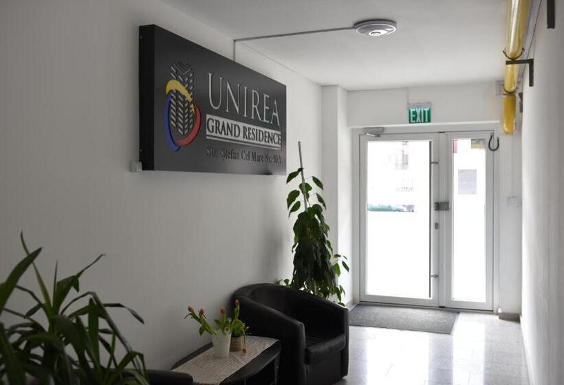 Mall Luxury Apartments